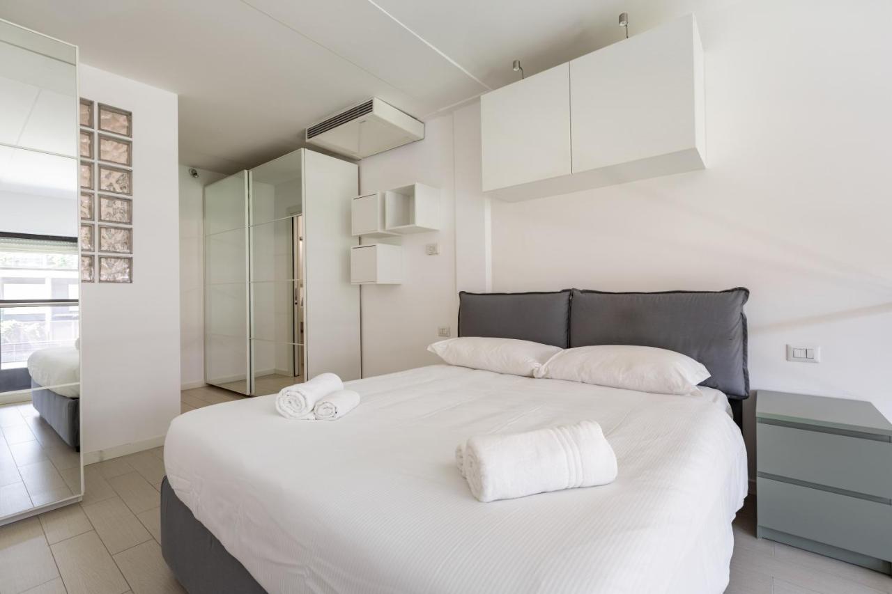 Appartement Elegant Loft With Balcony! à Milan Extérieur photo