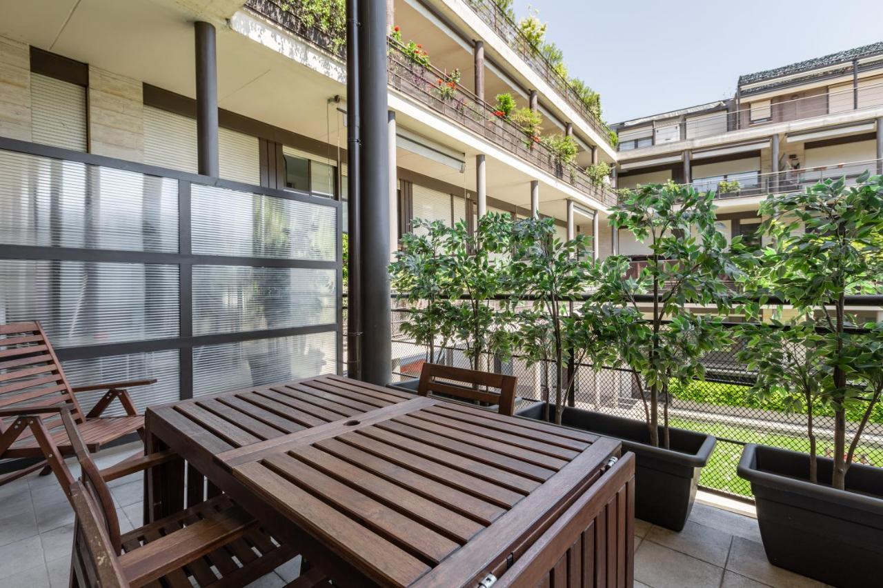 Appartement Elegant Loft With Balcony! à Milan Extérieur photo