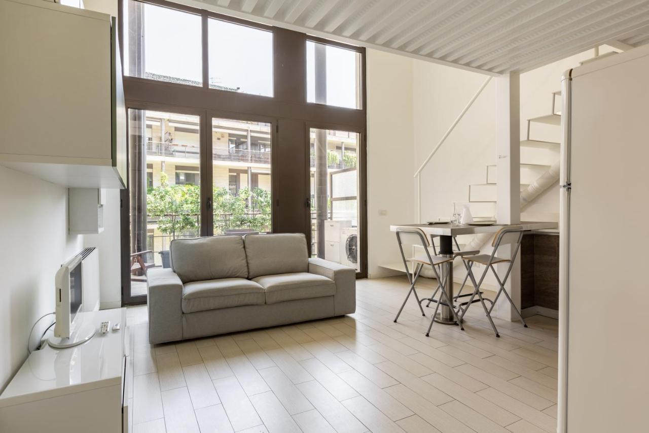 Appartement Elegant Loft With Balcony! à Milan Extérieur photo